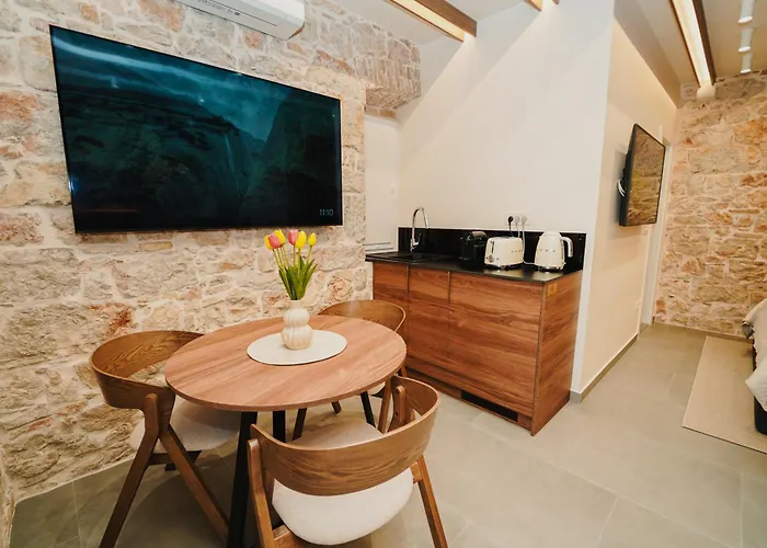 Little Gem בית הארחה זאדאר