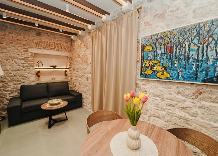 בית הארחה Little Gem *